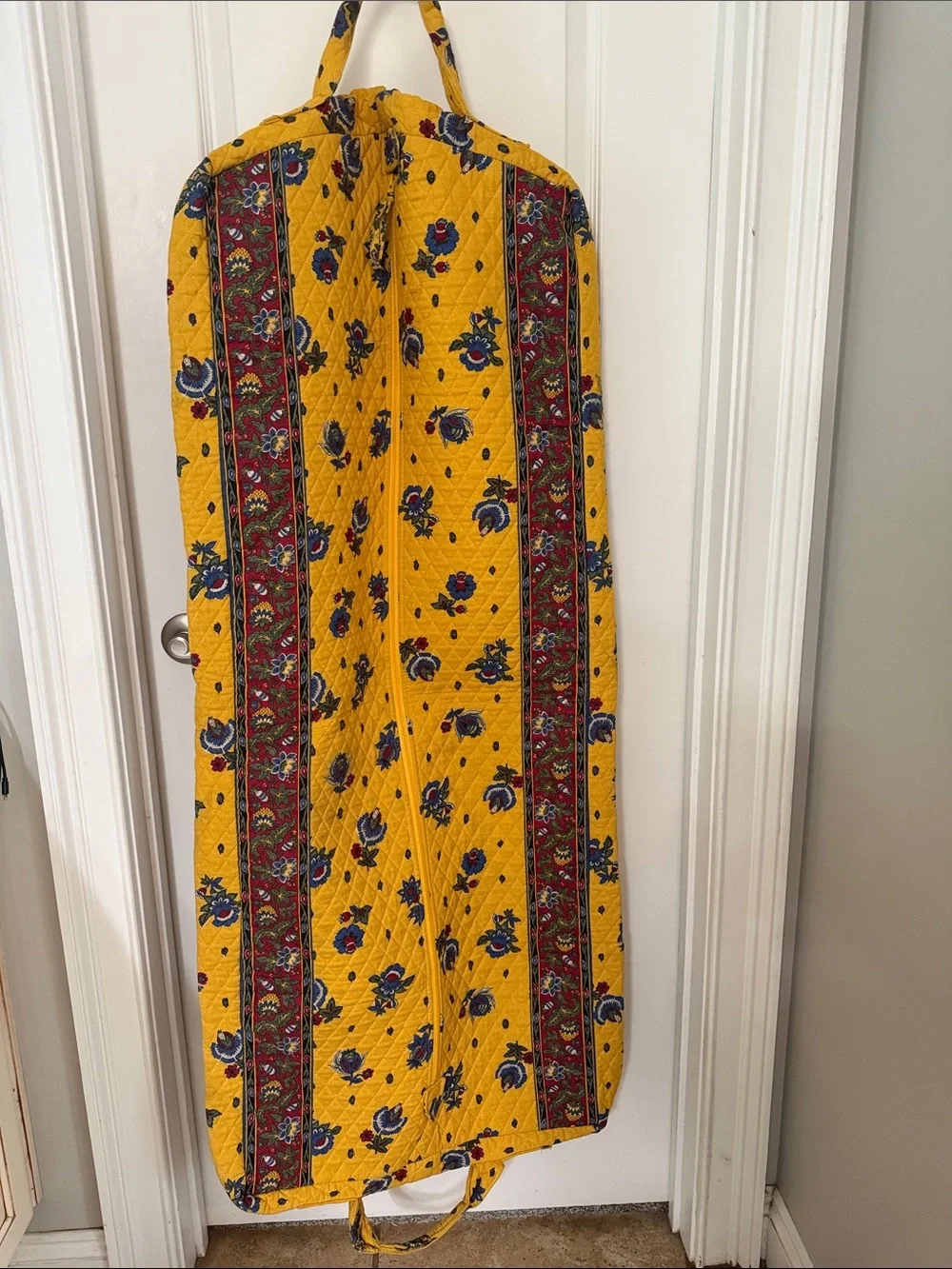 Vera Bradley retired Yellow Quilted Floral Garment Bag travel - Picture 1 of 9